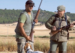 Cazadores en Olmos de Esgueva./ Paco Peláez/