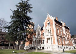 Palacio de la Isla, edificado en 1883, en el que vivió Franco. / Ricardo Ordóñez-Ical/