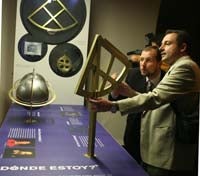La exposición 'Cuatro viajes que cambiaron el Mundo' muestra de un modo "atrevido" los periplos de Colón/
