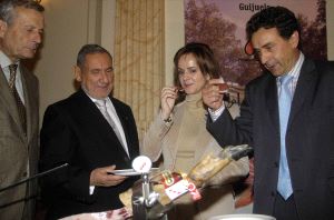 De izquierda a derecha, Santiago Menéndez de Luarca, subsecretario de Agricultura; Daniel Rubio, presidente de la D. O. de Guijuelo; Silvia Clemente, consejera de Agricultura y Josep Puxeu, secretario general de Agricultura. / FOTOPRENSA/
