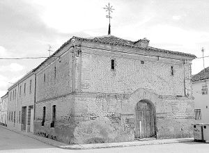 Pósito de Fuentes de Ropel, donde se almacenaba grano para épocas de carestía. /SUSANA M. MADRID/