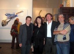 Luis Moro (izq.), en la inauguración de la muestra de Nimes. EL NORTE/