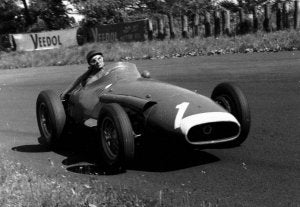 Camino del triunfo en el GP de Alemania de 1957./