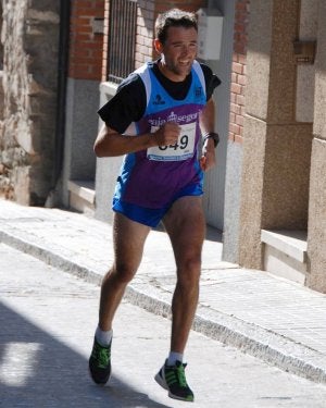 Nacho de la Calle, en pleno esfuerzo durante la carrera. ::
EL NORTE/