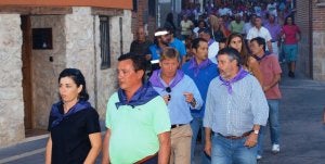 La concejala de festejos y el alcalde, en primer término, durante las fiestas de este pasado año. :: JAVIER HERNANDO/