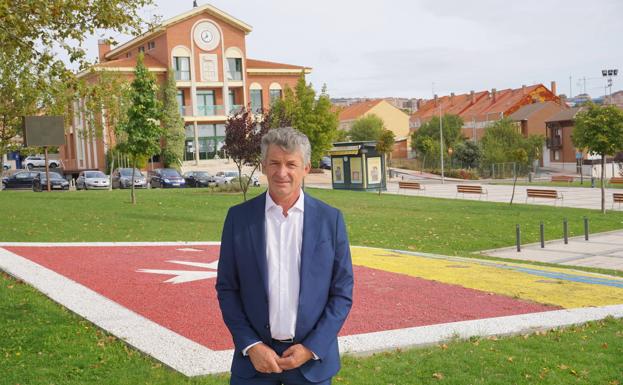 Sarbelio Fernández, alcalde de Arroyo de la Encomienda, promueve con entusiasmo la iniciativa con ADECYL. /Jota de la Fuente