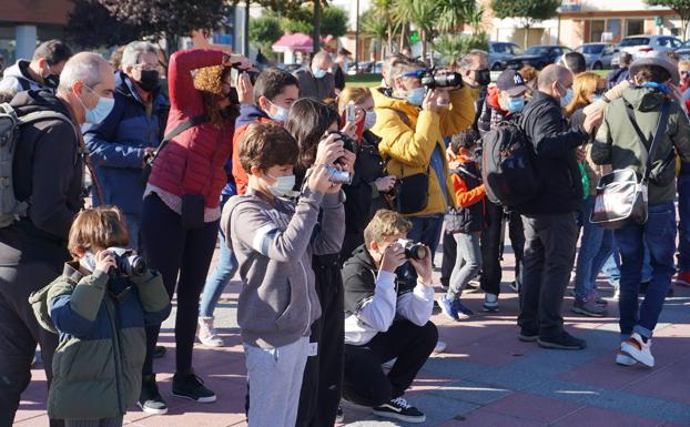 Más de un centenar de aficionados a la fotografía participan este fin de semana en el I Rally Fotográfico #SinsalirdeArroyo. 