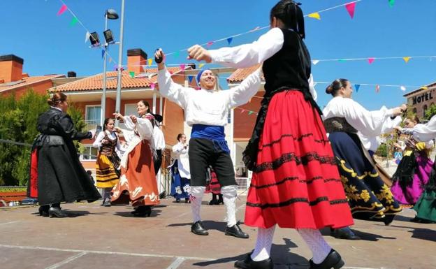 Bailes tradicionales en Arroyo /EL NORTE