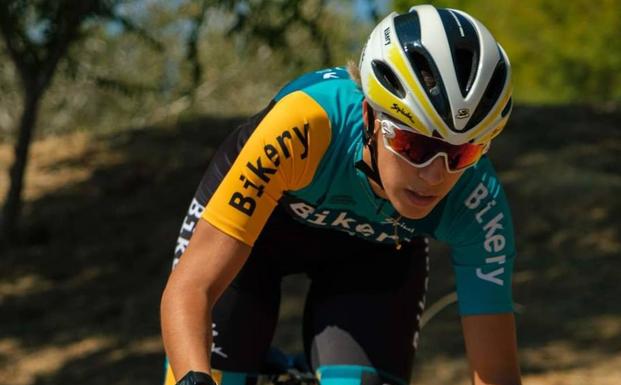 Estela Domínguez, ciclista arroyana que compite en el equipo Sopela Team UCI World Tou 