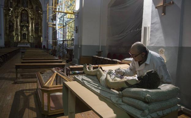 La iglesia de San Pedro Apóstol pone a punto su casa | El ... La iglesia de San Pedro Apóstol pone a punto su casa | El ...