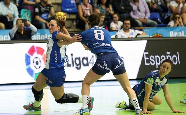 El Aula desperdicia ocho goles de ventaja ante el Bera Bera | El ... El Aula desperdicia ocho goles de ventaja ante el Bera Bera | El ...