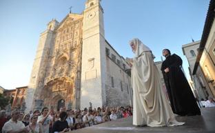 Representanción del Tenorio a los pies de la iglesia de San Pablo./Rodrigo Jiménez