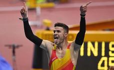 Óscar Husillos celebra su pase a la final de los Mundiales bajo techo de Birmingham./F. Arrizabalaga/EFE