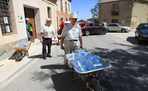 Ochando El Pueblecito Segoviano Que Sufre El Calvario De Vivir Sin Agua Potable En Las Casas Desde 14 El Norte De Castilla