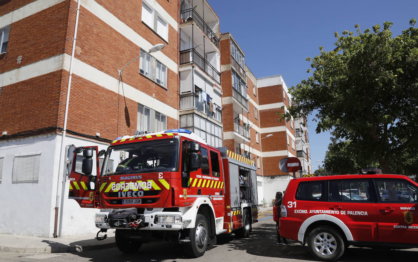 Cinco Intoxicados Por Inhalacion De Humo En Un Incendio De Una Vivienda En La Calle Los Olmos De Palencia El Norte De Castilla