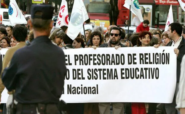 Imagen de archivo de una protesta de profesores de Religión en Madrid. l/EFE