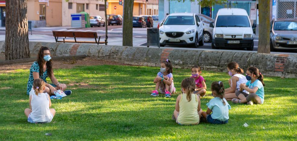 Las bibliotecas en los parques de Palencia prestan 1.588 libros y enganchan como socios a 389 niños - Vimarsana News