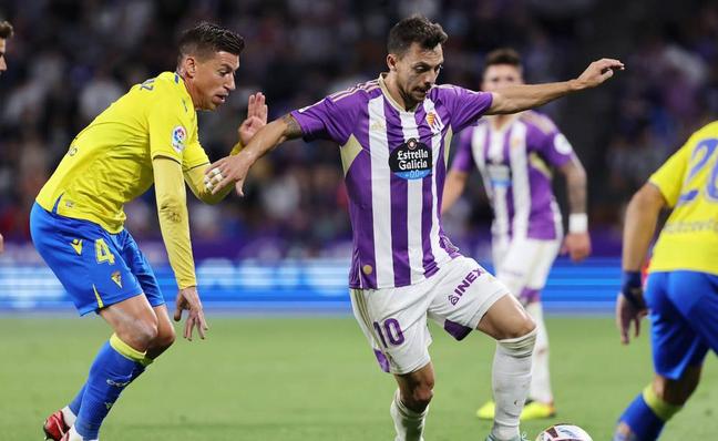 Óscar Plano, durante el partido de Liga disputado frente al Cádiz./J. C. Castillo